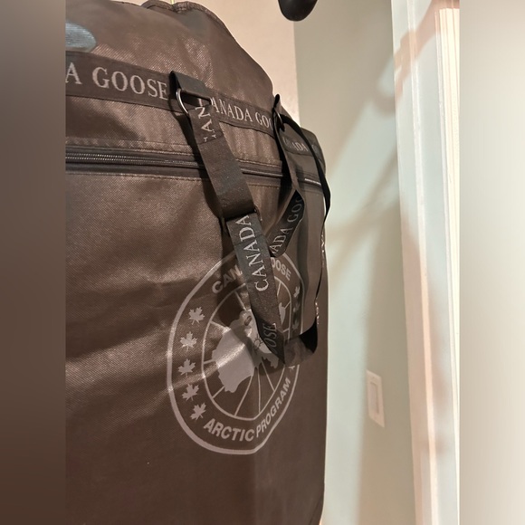 Sold…Canada Goose MacMillan - Picture 11 of 14